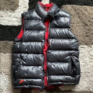 Men’s Nike reversible puffy vest. Medium